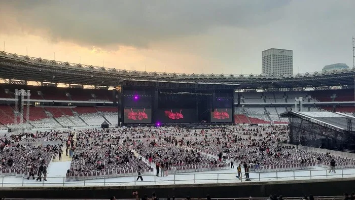 Review Konser World Tour: Pop Star Global Pukau 50 Ribu Penggemar di Stadion Utama GBK Semalam