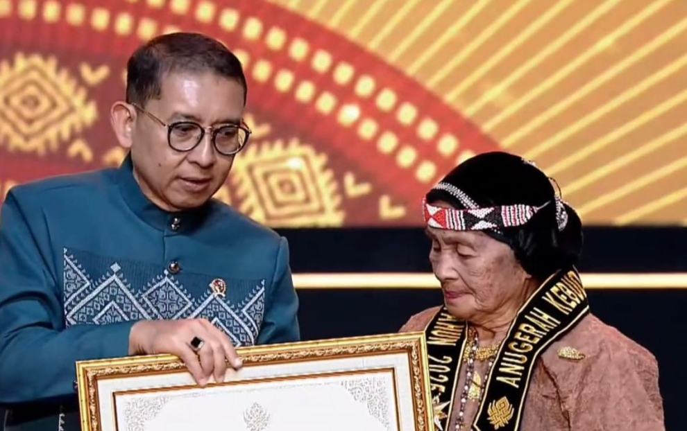 Mendikbud Beri Penghargaan pada 5 Maestro Seni Tradisional yang Konsisten Jaga Budaya Bangsa