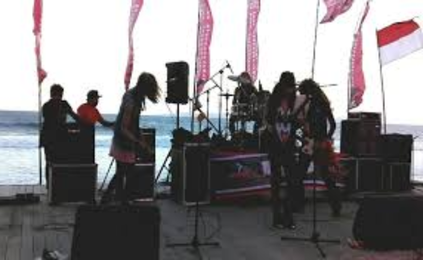 Panggung Jazz Tepi Pantai: Eksotisme Perpaduan Musik dan Alam di Festival Seni Internasional Bali
